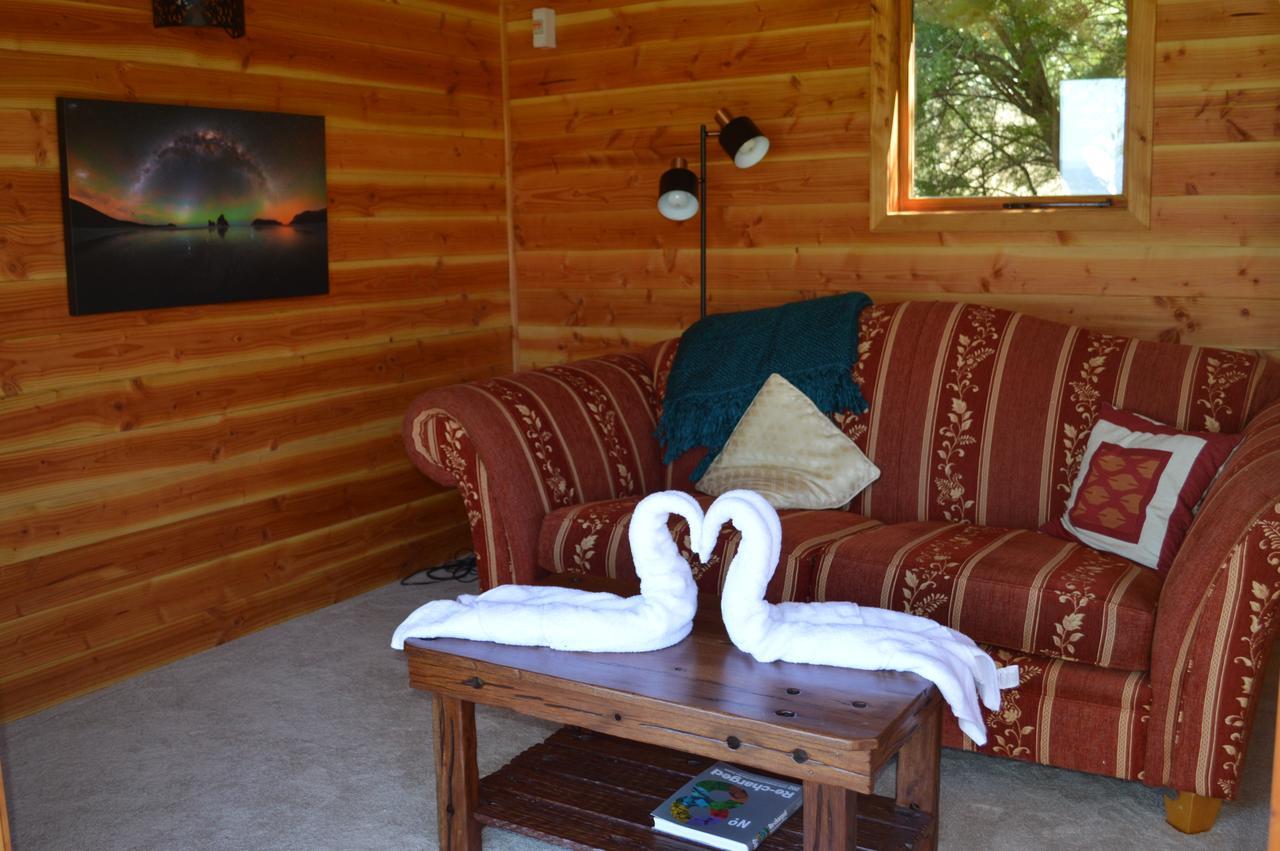 Sunrise Cabin At First Light Rangihaeata Retreat Takaka Extérieur photo